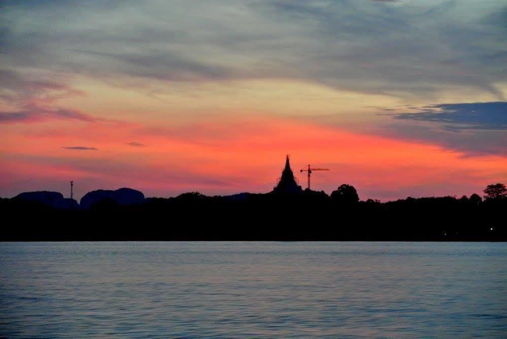 โอโย บุหลัน อันดา บาบา รีสอร์ต Hotel Krabi ภายนอก รูปภาพ